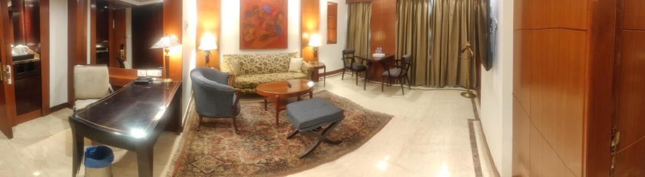 The Hans, New Delhi Bagian luar foto