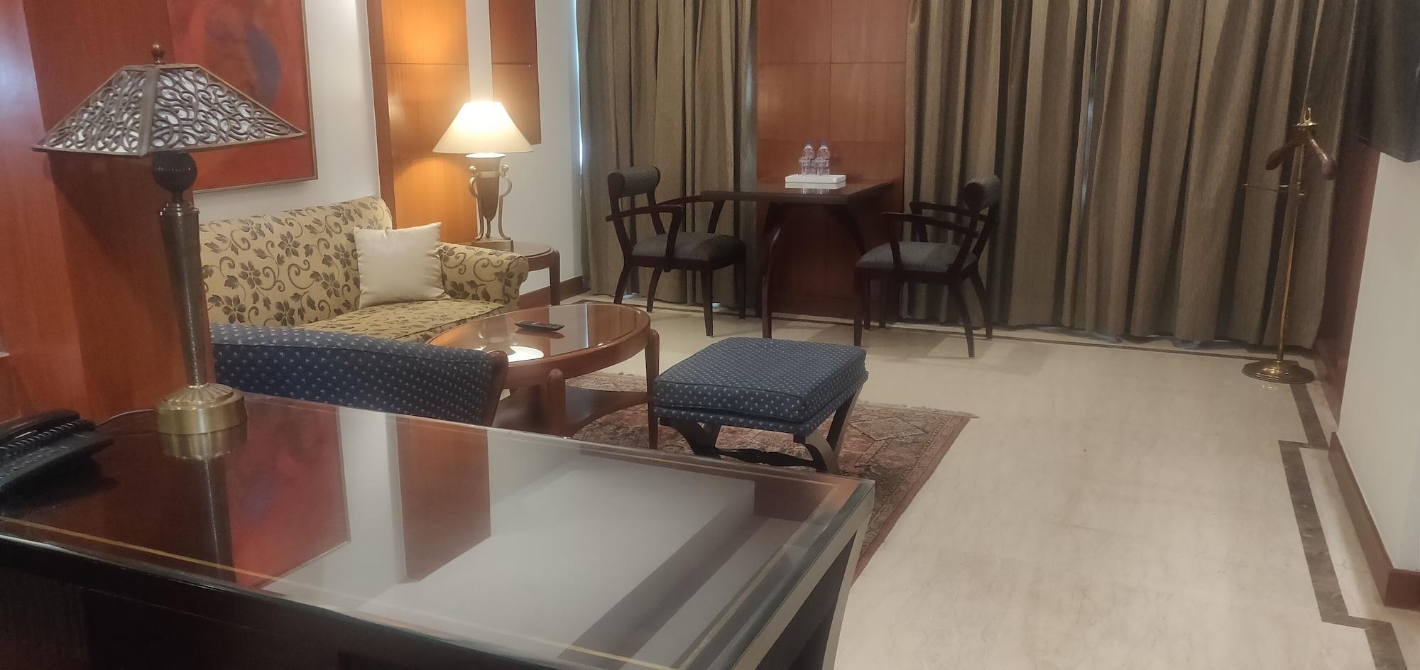 The Hans, New Delhi Bagian luar foto