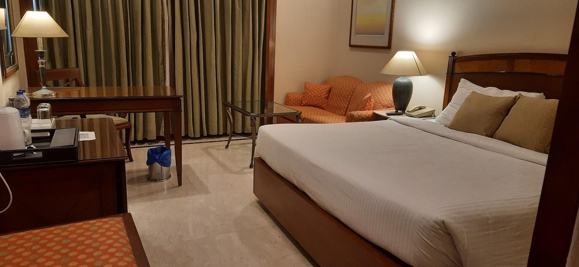 The Hans, New Delhi Bagian luar foto