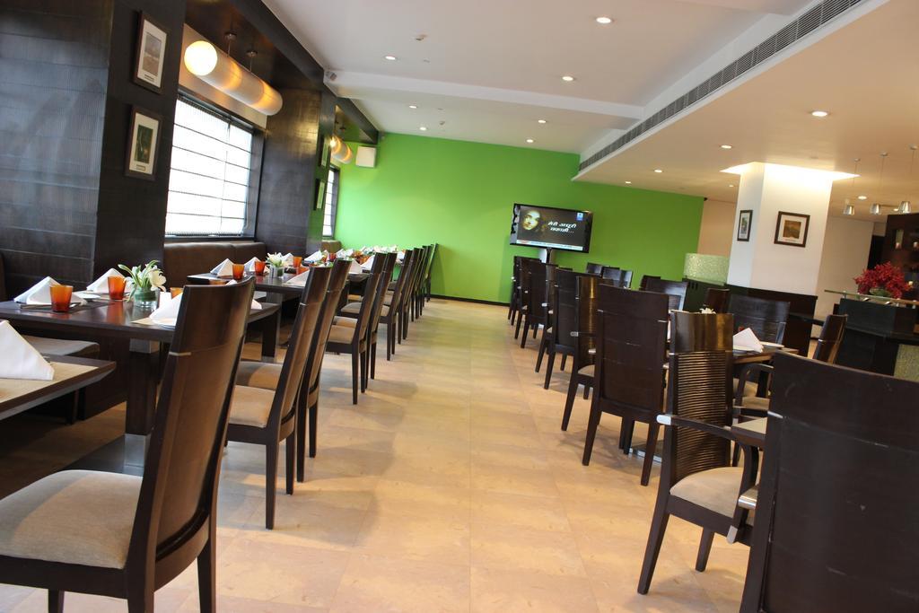 The Hans, New Delhi Bagian luar foto