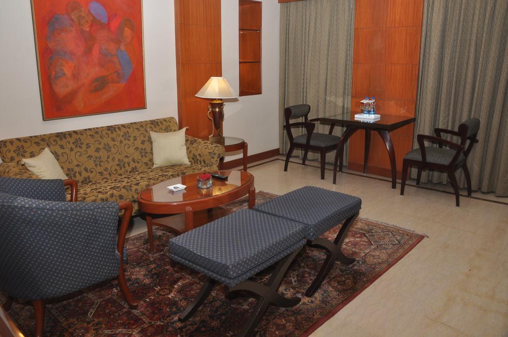 The Hans, New Delhi Bagian luar foto
