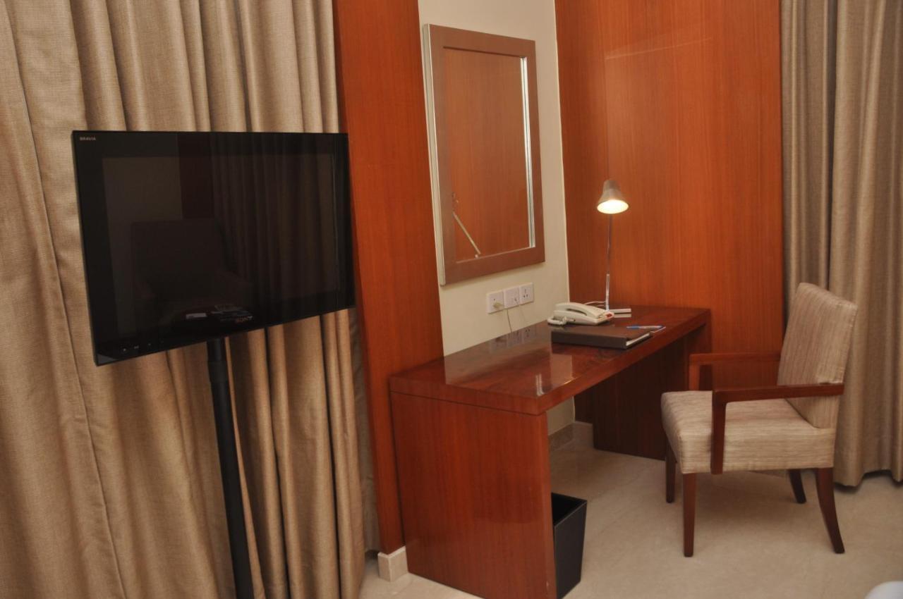 The Hans, New Delhi Bagian luar foto